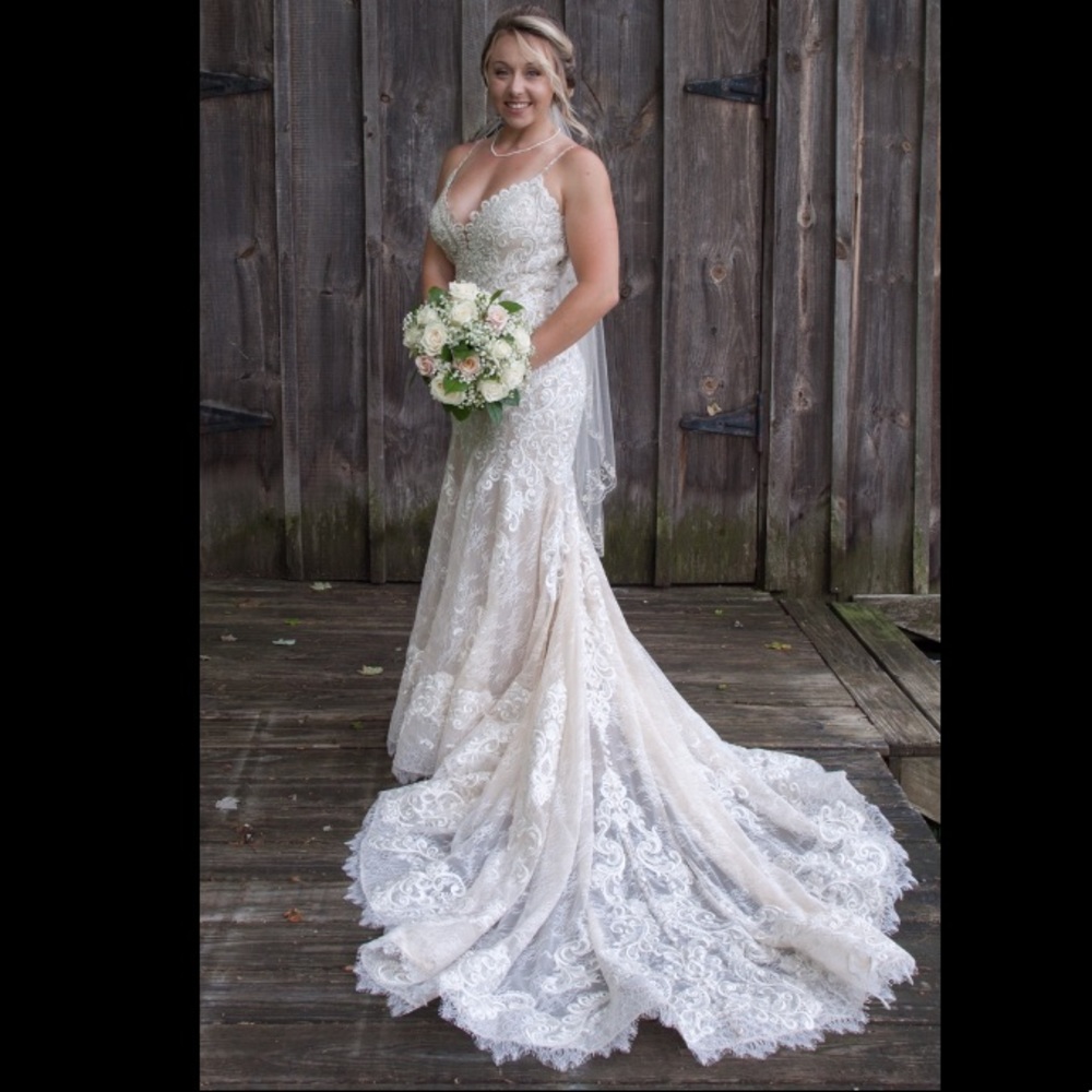 Allure bridal wedding dress